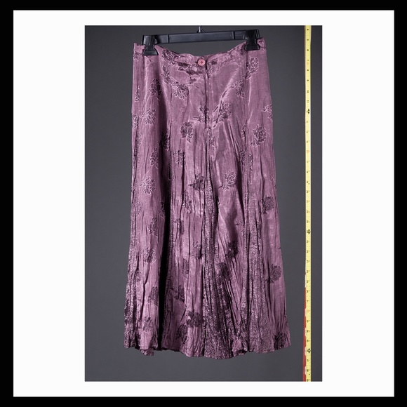 Beautiful Skirt Silky - Sale! - Picture 2 of 2